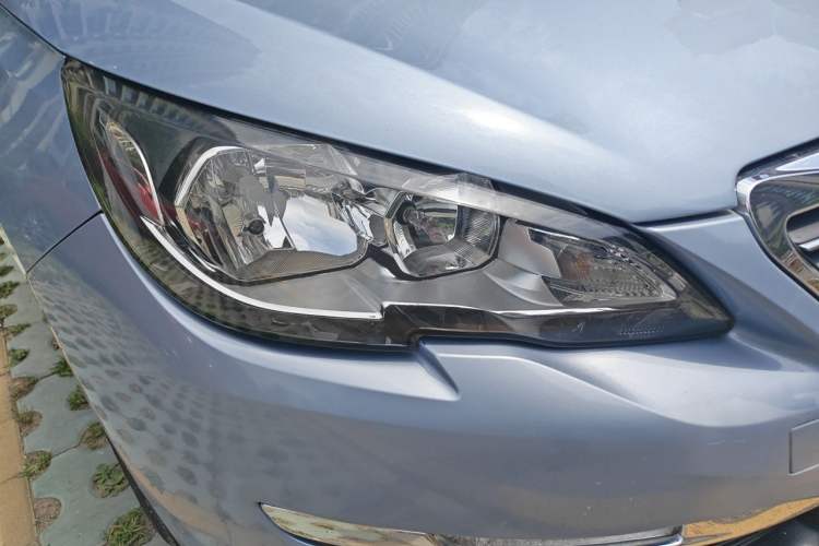 Used Peugeot 308S 2015 1.2T Automatic Jingchi Edition Right Front Headlight