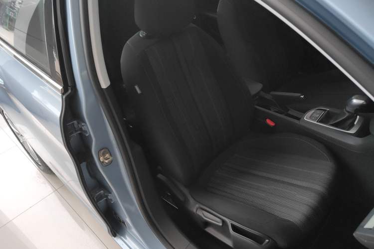 Used Peugeot 308S 2015 1.2T Automatic Jingchi Edition Right Front Seat