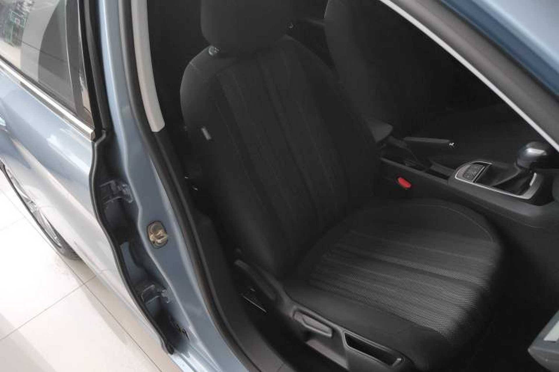 Used Peugeot 308S 2015 1.2T Automatic Jingchi Edition Right Front Seat