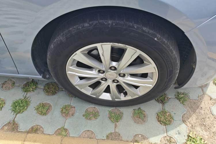 Used Peugeot 308S 2015 1.2T Automatic Jingchi Edition Right Front Wheel Hub