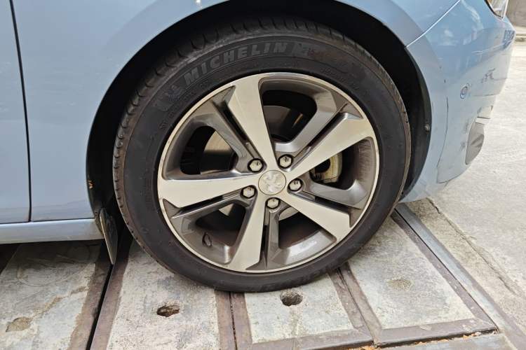 Used Peugeot 308S 2015 1.6T Automatic Ruichi Edition Right Front Wheel Hub