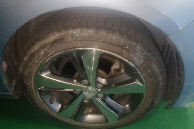 Used Peugeot 308S 2015 1.6T Automatic Jingchi Edition Right Front Wheel Hub