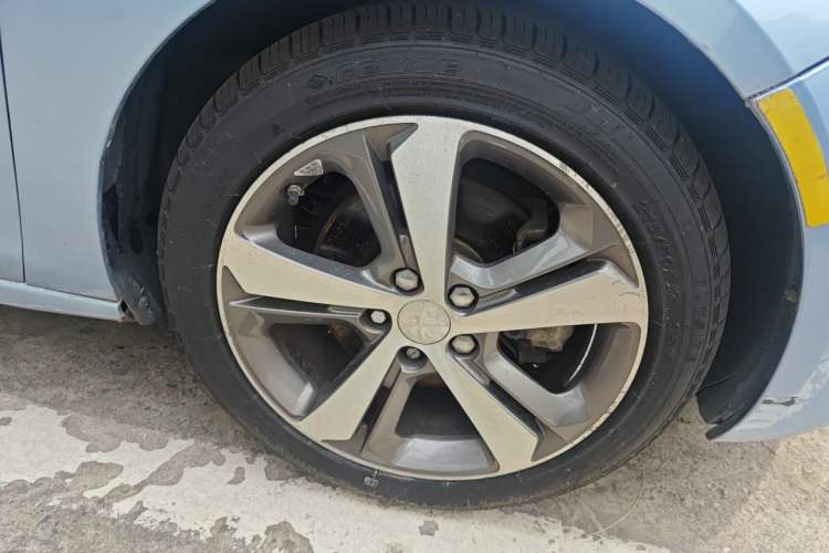 Used Peugeot 308S 2015 1.6T Automatic Jingchi Edition Right Front Wheel Hub