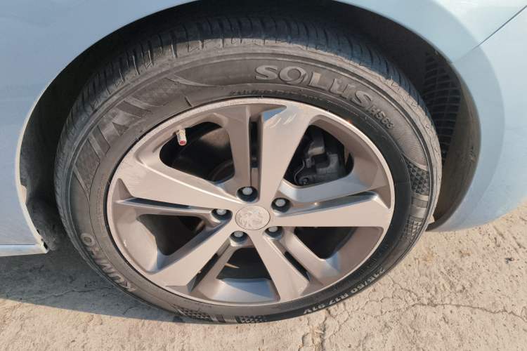Used Peugeot 308S 2015 1.6T Automatic Jingchi Edition Right Front Wheel Hub