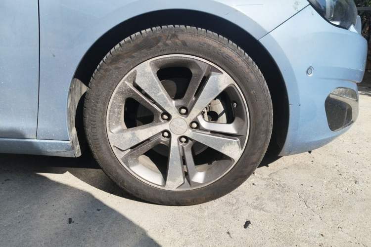 Used Peugeot 308S 2015 1.6T Automatic Ruichi Edition Right Front Wheel Hub