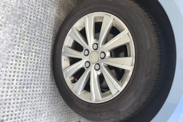 Used Peugeot 308S 2015 1.2T Automatic Jingchi Edition Right Front Wheel Hub