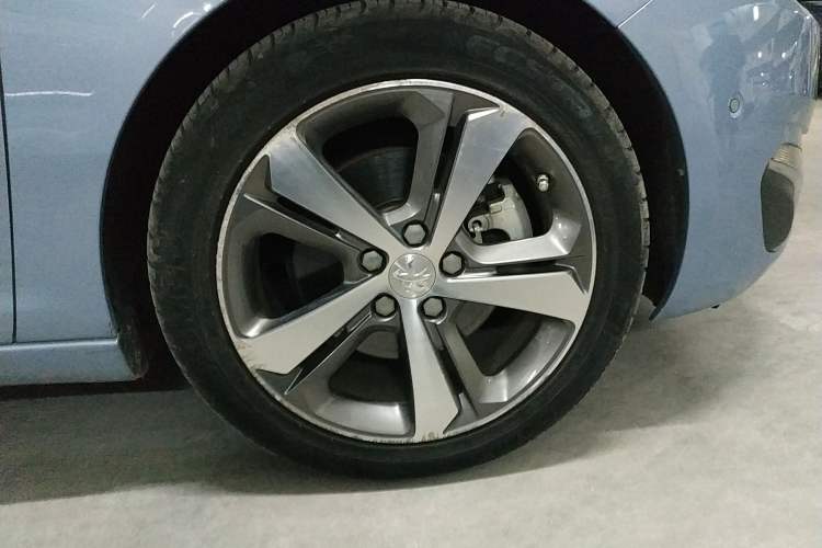 Used Peugeot 308S 2015 1.6T Automatic Ruichi Edition Right Front Wheel Hub