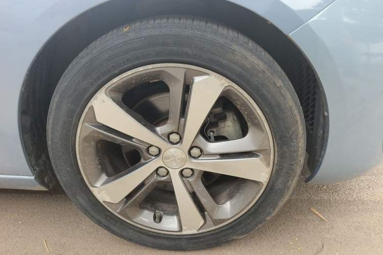 Used Peugeot 308S 2015 1.6T Automatic Jingchi Edition Right Front Wheel Hub