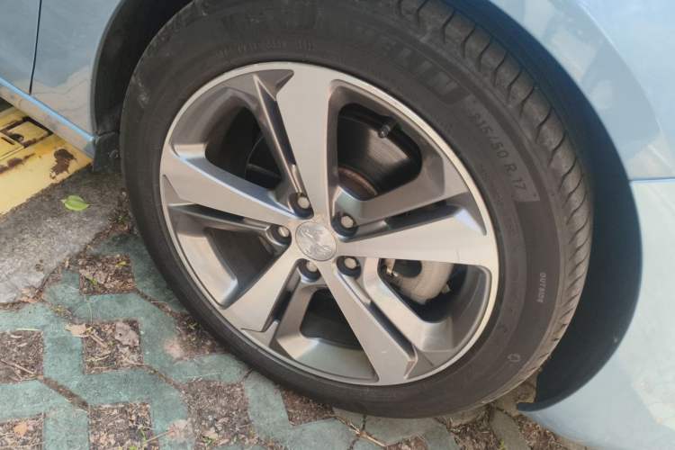 Used Peugeot 308S 2015 1.6T Automatic Jingchi Edition Right Front Wheel Hub