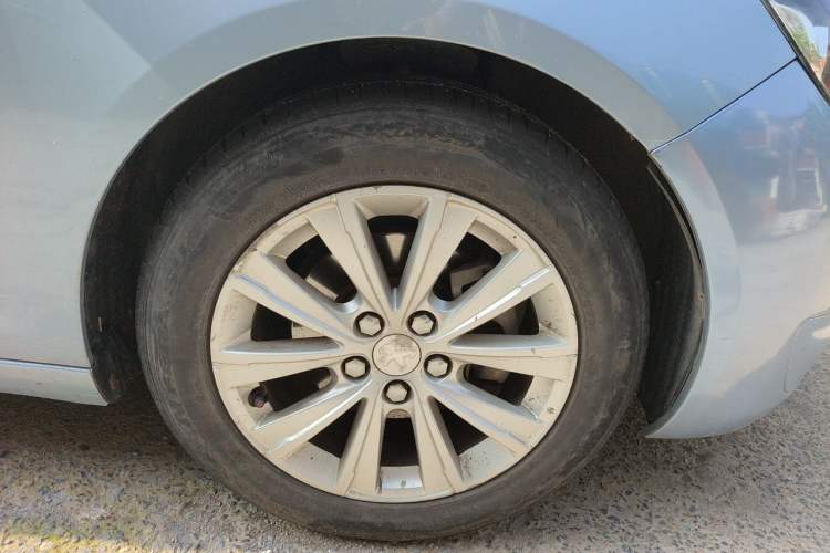 Used Peugeot 308S 2015 1.2T Automatic Jingchi Edition Right Front Wheel Hub