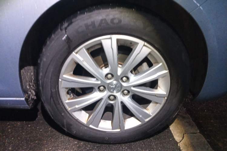 Used Peugeot 308S 2015 1.2T Automatic Jingchi Edition Right Front Wheel Hub
