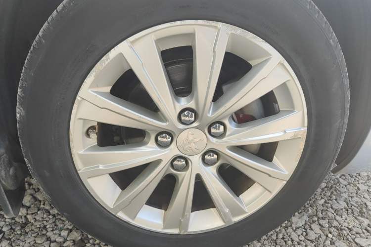 Used Peugeot 308S 2015 1.2T Automatic Jingchi Edition Right Front Wheel Hub