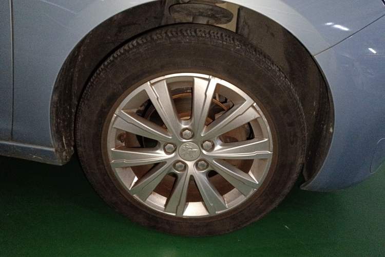 Used Peugeot 308S 2015 1.2T Automatic Jingchi Edition Right Front Wheel Hub