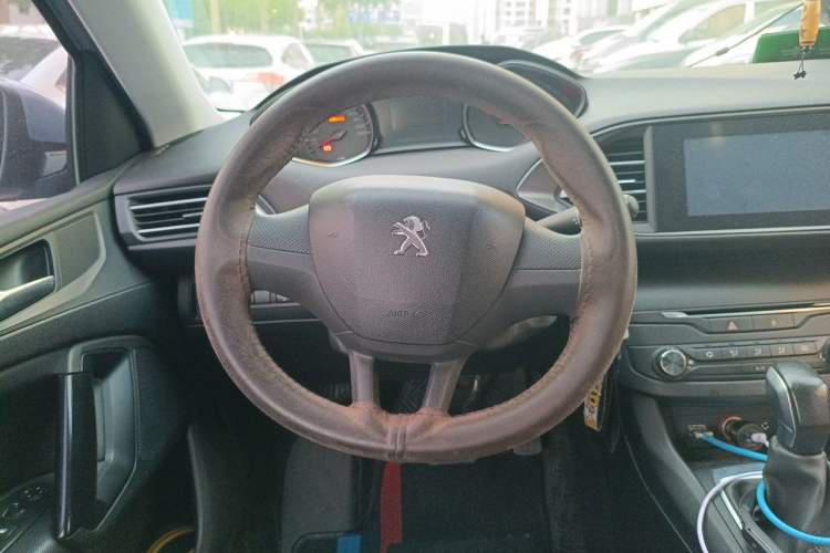 Used Peugeot 308S 2015 1.2T Automatic Shangchi Edition Steering Wheel