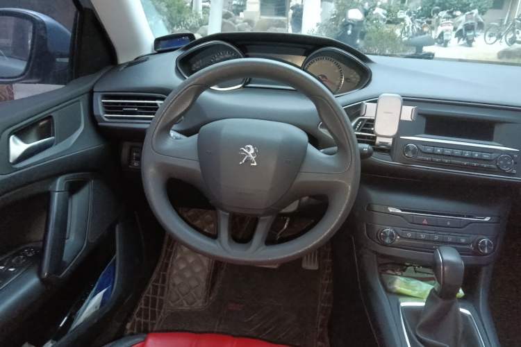 Used Peugeot 308S 2015 1.2T Automatic Shangchi Edition Steering Wheel