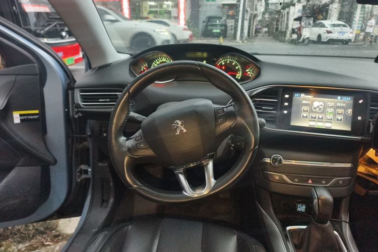 Used Peugeot 308S 2015 1.6T Automatic Jingchi Edition Steering Wheel