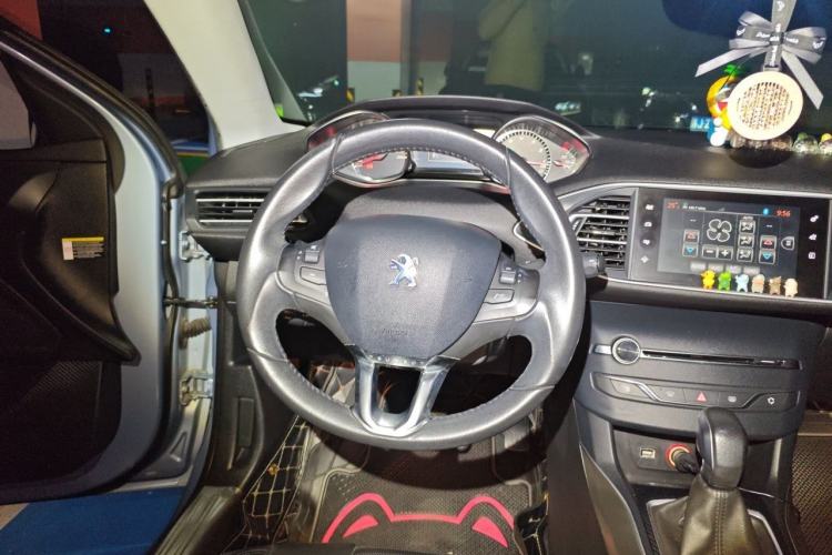 Used Peugeot 308S 2015 1.6T Automatic Ruichi Edition Steering Wheel