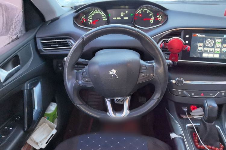 Used Peugeot 308S 2015 1.6T Automatic Jingchi Edition Steering Wheel