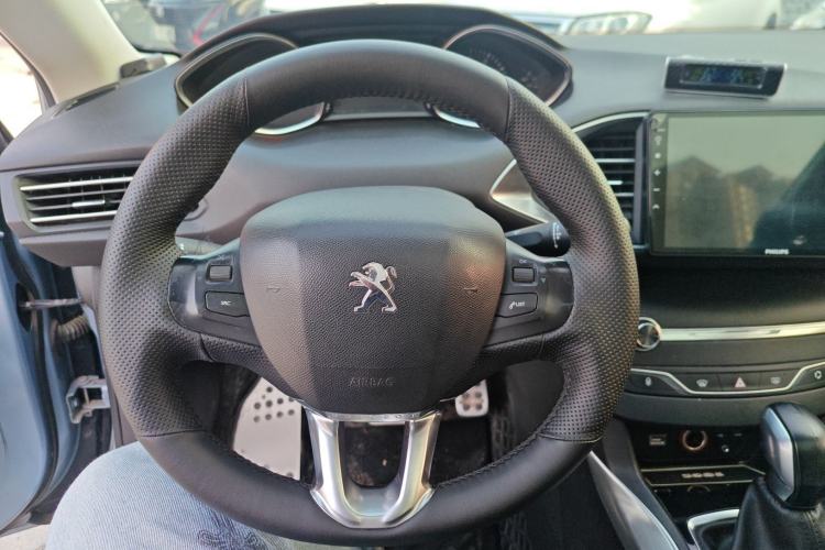 Used Peugeot 308S 2015 1.6T Automatic Jingchi Edition Steering Wheel