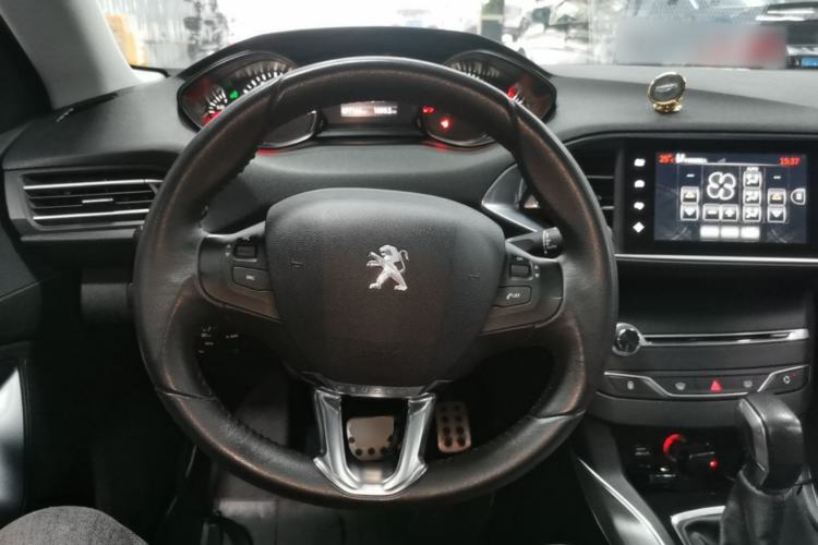 Used Peugeot 308S 2015 1.6T Automatic Ruichi Edition Steering Wheel