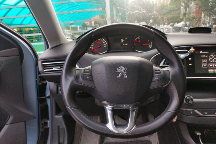 Used Peugeot 308S 2015 1.2T Automatic Jingchi Edition Steering Wheel