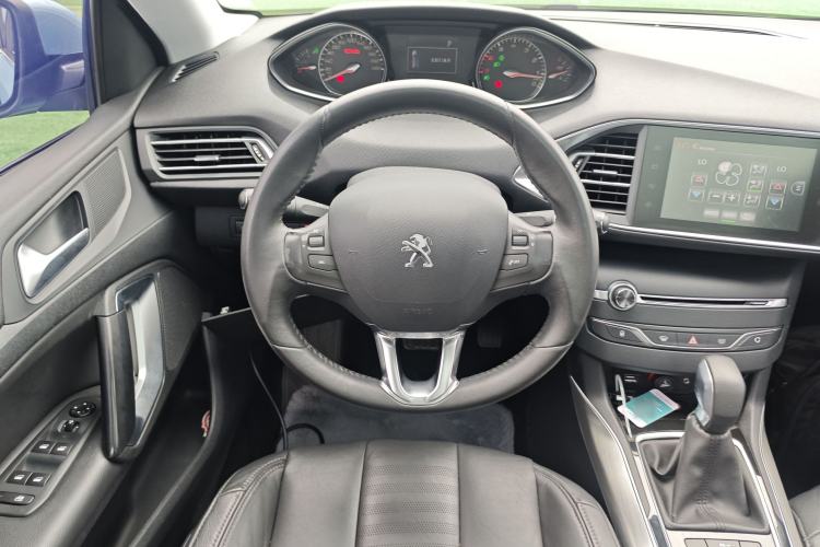 Used Peugeot 308S 2015 1.6T Automatic Ruichi Edition Steering Wheel