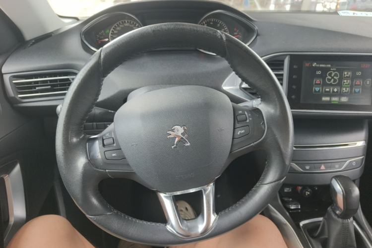 Used Peugeot 308S 2015 1.6T Automatic Ruichi Edition Steering Wheel