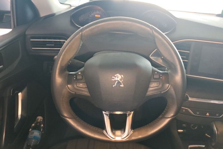 Used Peugeot 308S 2015 1.2T Automatic Jingchi Edition Steering Wheel