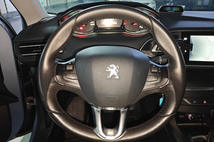 Used Peugeot 308S 2015 1.2T Automatic Jingchi Edition Steering Wheel