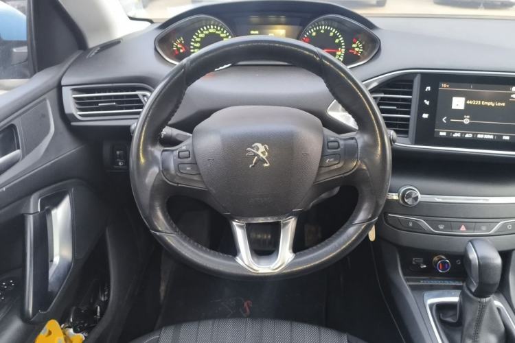 Used Peugeot 308S 2015 1.2T Automatic Jingchi Edition Steering Wheel