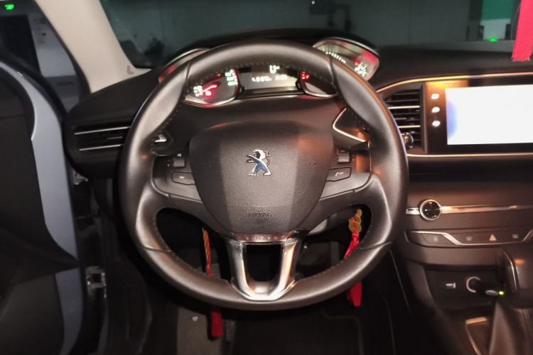 Used Peugeot 308S 2015 1.2T Automatic Jingchi Edition Steering Wheel