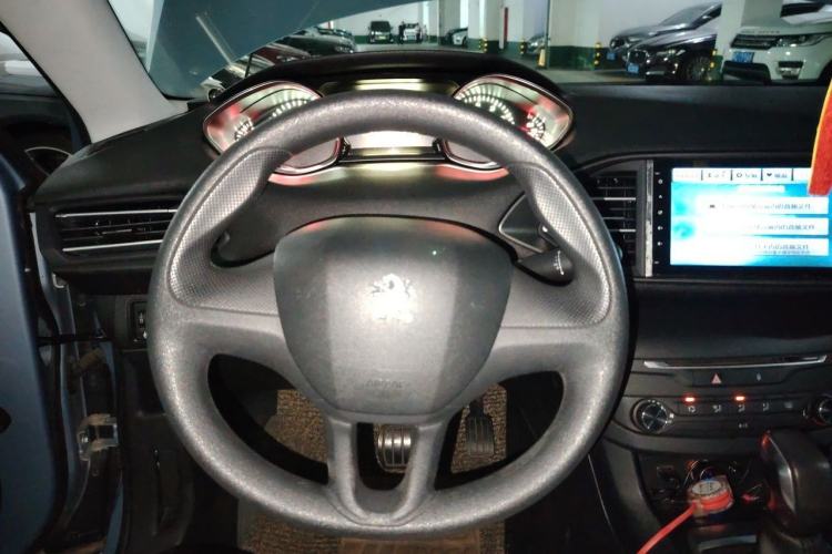 Used Peugeot 308S 2015 1.2T Automatic Shangchi Edition Steering Wheel