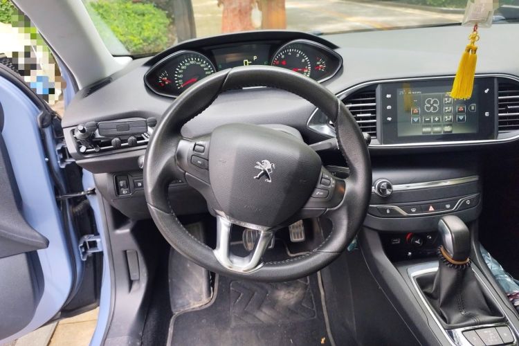 Used Peugeot 308S 2015 1.2T Automatic Jingchi Edition Steering Wheel