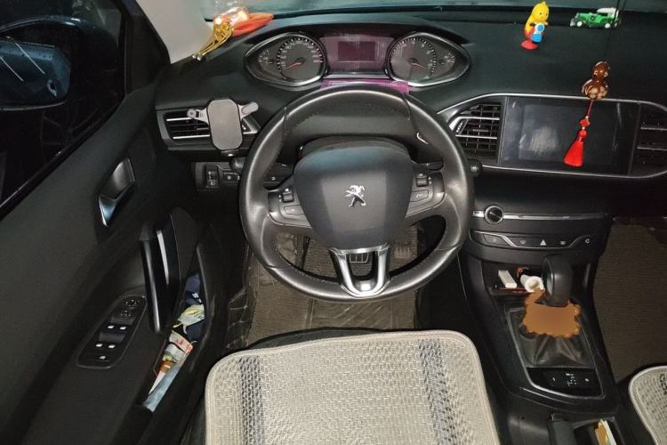 Used Peugeot 308S 2015 1.2T Automatic Jingchi Edition Steering Wheel