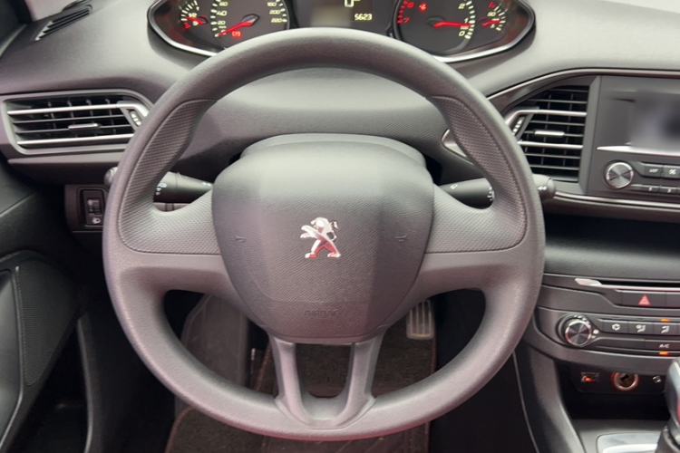 Used Peugeot 308S 2015 1.2T Automatic Shangchi Edition Steering Wheel