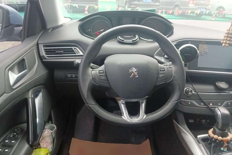 Used Peugeot 308S 2015 1.6T Automatic Ruichi Edition Steering Wheel
