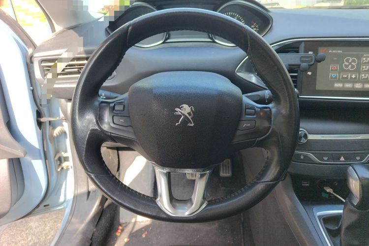 Used Peugeot 308S 2015 1.2T Automatic Jingchi Edition Steering Wheel