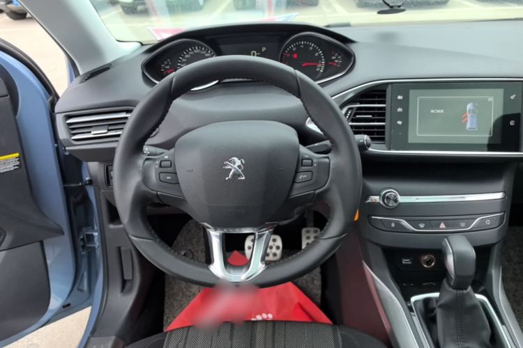 Used Peugeot 308S 2015 1.6T Automatic Jingchi Edition Steering Wheel