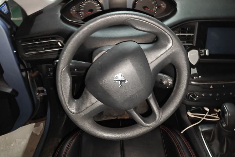 Used Peugeot 308S 2015 1.2T Automatic Shangchi Edition Steering Wheel