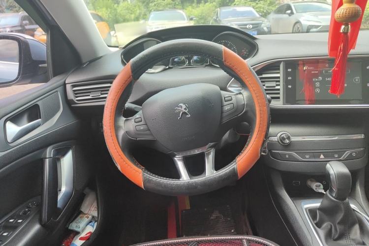 Used Peugeot 308S 2015 1.2T Automatic Jingchi Edition Steering Wheel