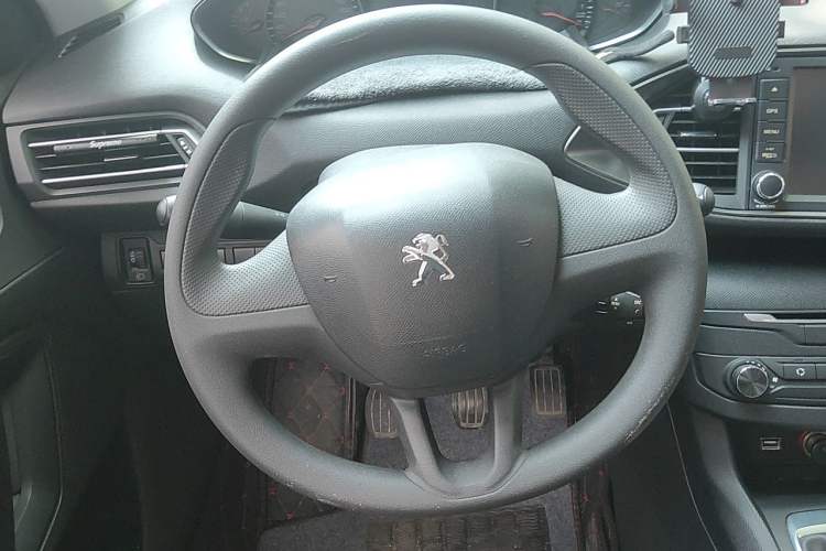 Used Peugeot 308S 2015 1.6L Manual Shangchi Edition Steering Wheel