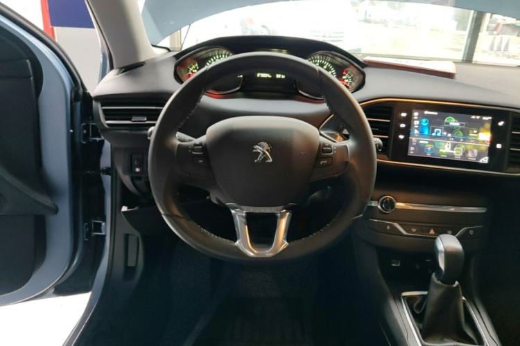 Used Peugeot 308S 2015 1.2T Automatic Jingchi Edition Steering Wheel