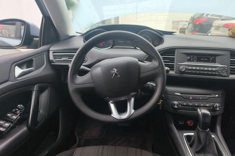 Used Peugeot 308S 2015 1.2T Automatic Shangchi Edition Steering Wheel