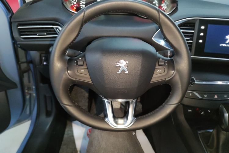 Used Peugeot 308S 2015 1.2T Automatic Jingchi Edition Steering Wheel