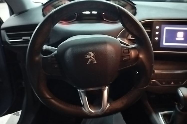 Used Peugeot 308S 2015 1.2T Automatic Jingchi Edition Steering Wheel