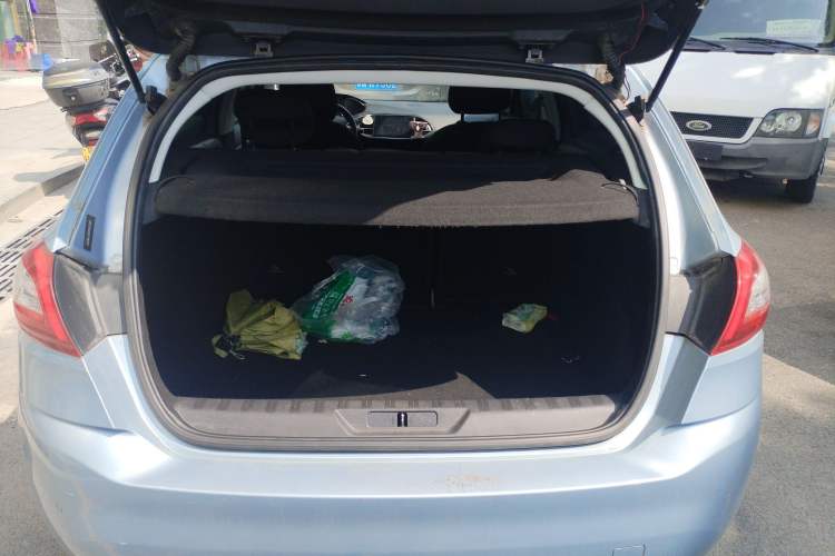 Used Peugeot 308S 2015 1.6T Automatic Jingchi Edition Trunk