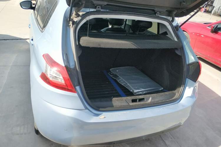 Used Peugeot 308S 2015 1.2T Automatic Jingchi Edition Trunk