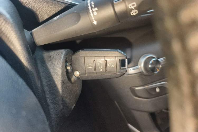 Used Peugeot 308S 2015 1.6T Automatic Jingchi Edition Vehicle Key