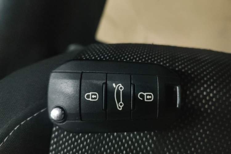 Used Peugeot 308S 2015 1.2T Automatic Jingchi Edition Vehicle Key