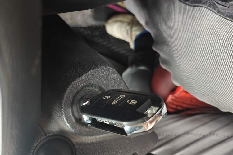 Used Peugeot 308S 2015 1.2T Automatic Jingchi Edition Vehicle Key